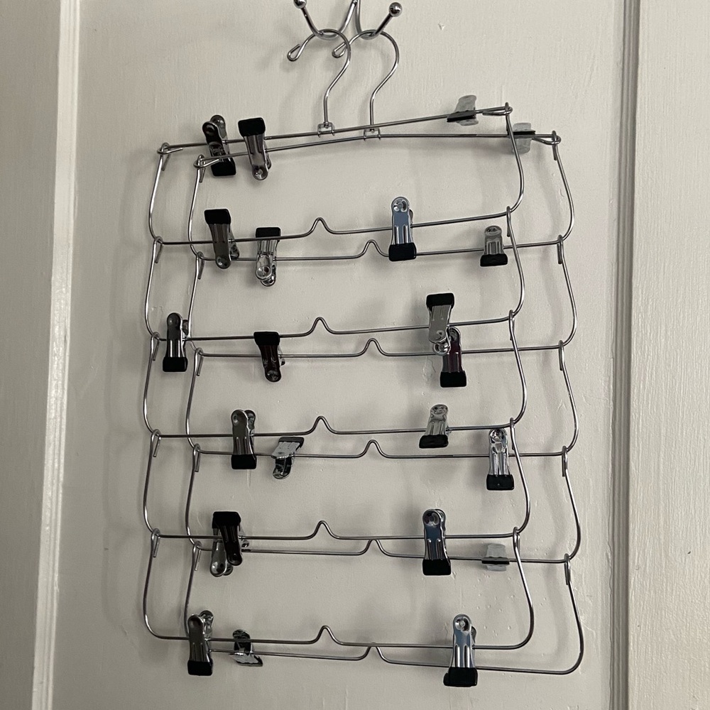 Multi-Tiered Skirt/Shorts/Scarf Hanger
